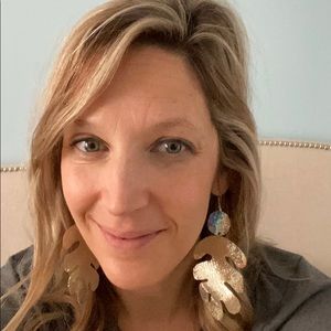 Meet your Posher, Taya